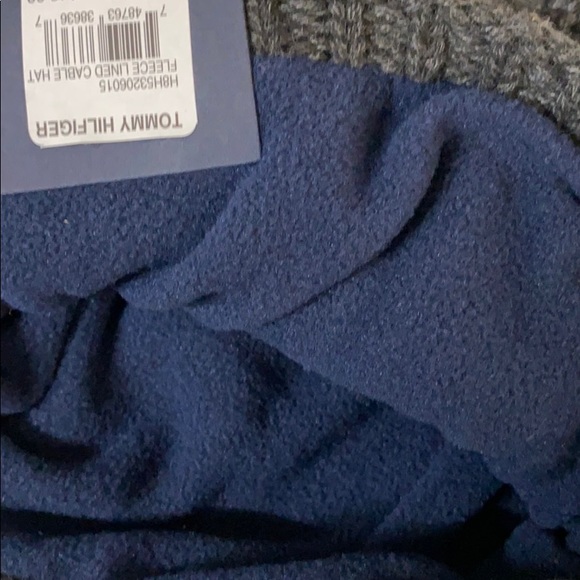 New with tag Tommy Hilfiger fleece lined cable hat - Picture 8 of 8